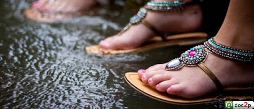 বৃষ্টিতে পায়ের যত্ন